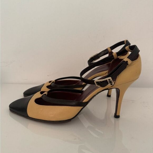 Chanel Beige & Black Captoe Vintage Y2K Mary Jane CC Buckle Pin Up Heels Pumps - Picture 2 of 11